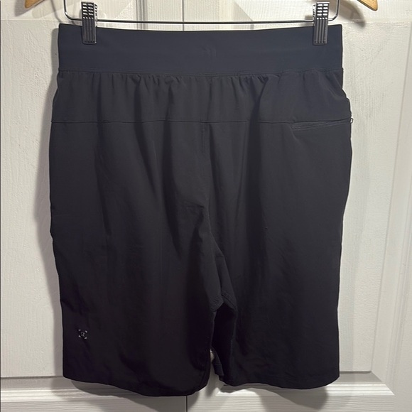 Lululemon Athletic Shorts with Elastic Waistband - Picture 3 of 10